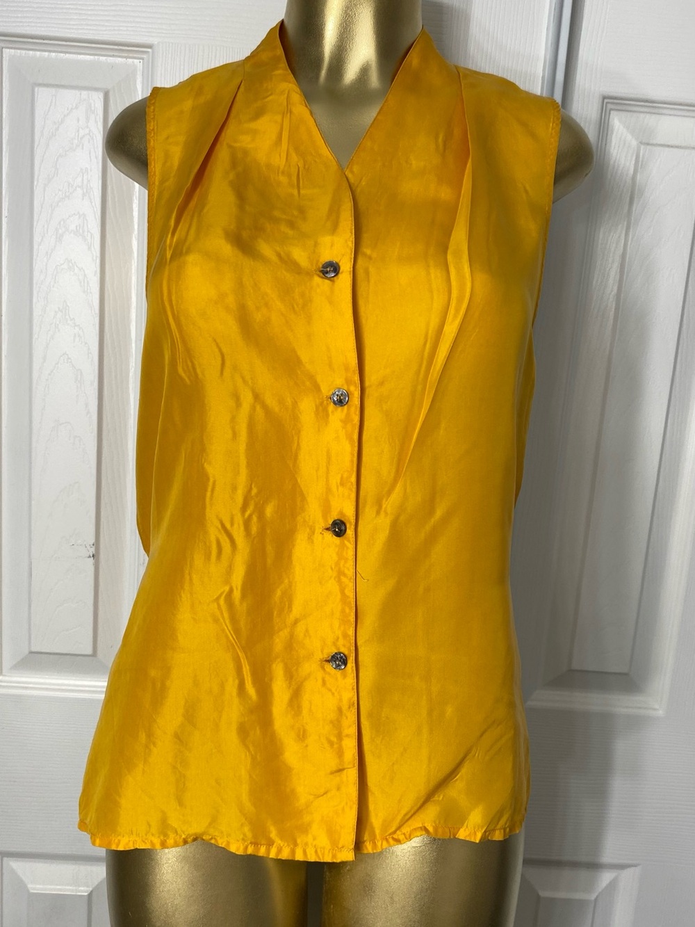 💯Silk Forenza Golden Yellow Sleeveless Button-Front V-Neck Blouse